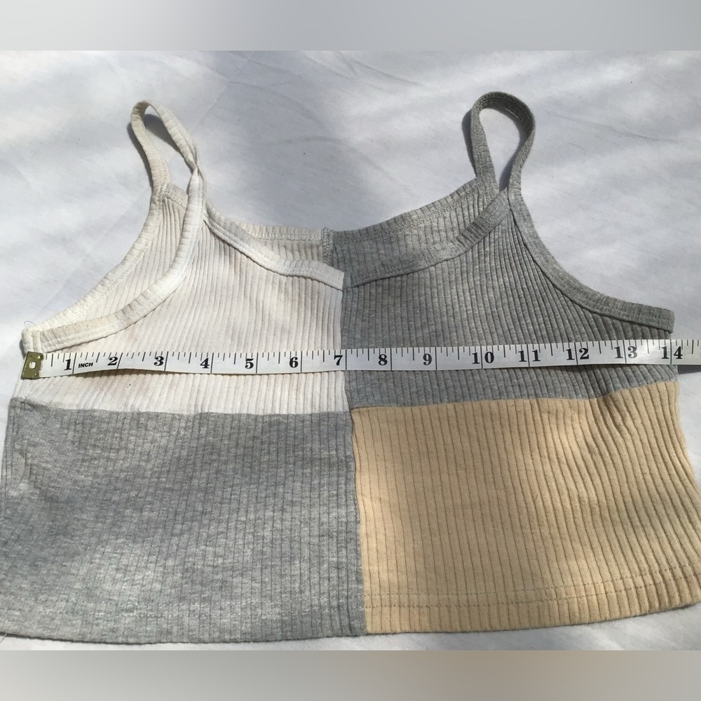 Gray and Cream Ribbed Crop Top - Picture 5 of 6